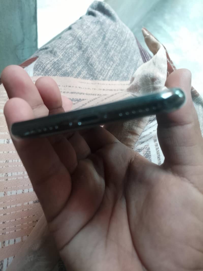 Apple iPhone X 0