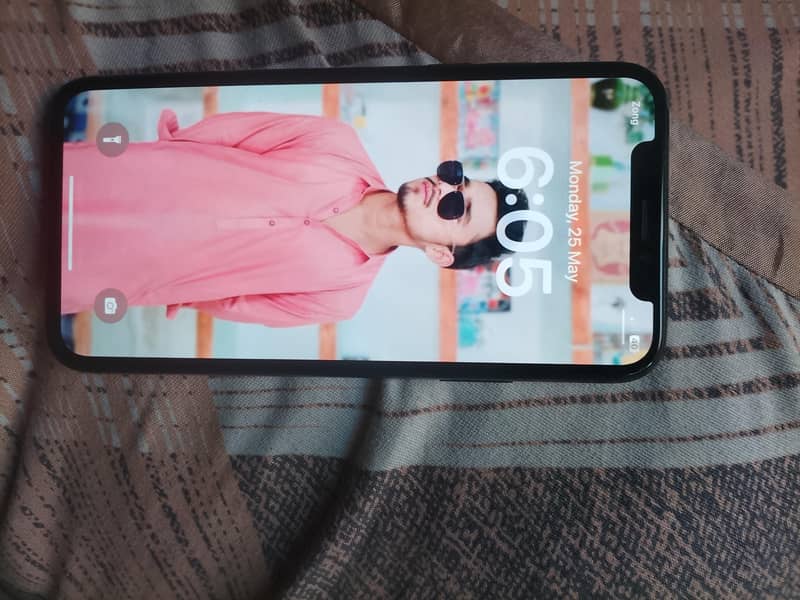 Apple iPhone X 5