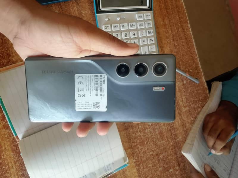 Tecno CAMON 40 Pro 1