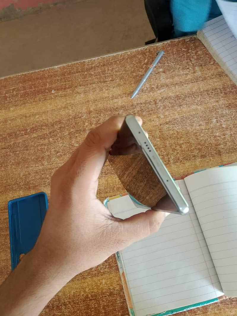 Tecno CAMON 40 Pro 6