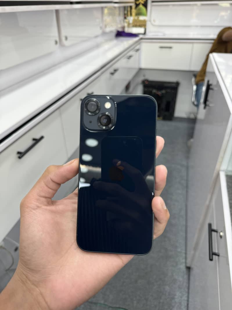 Apple iPhone 13 1