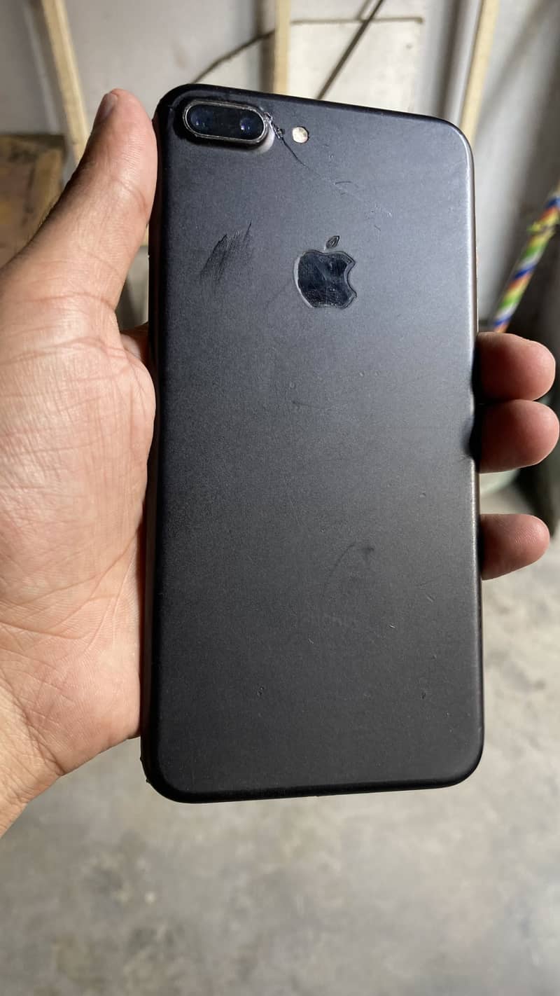 Apple iPhone 7 Plus 2