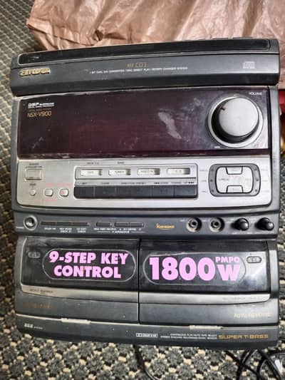Aiwa amplifier with woofer