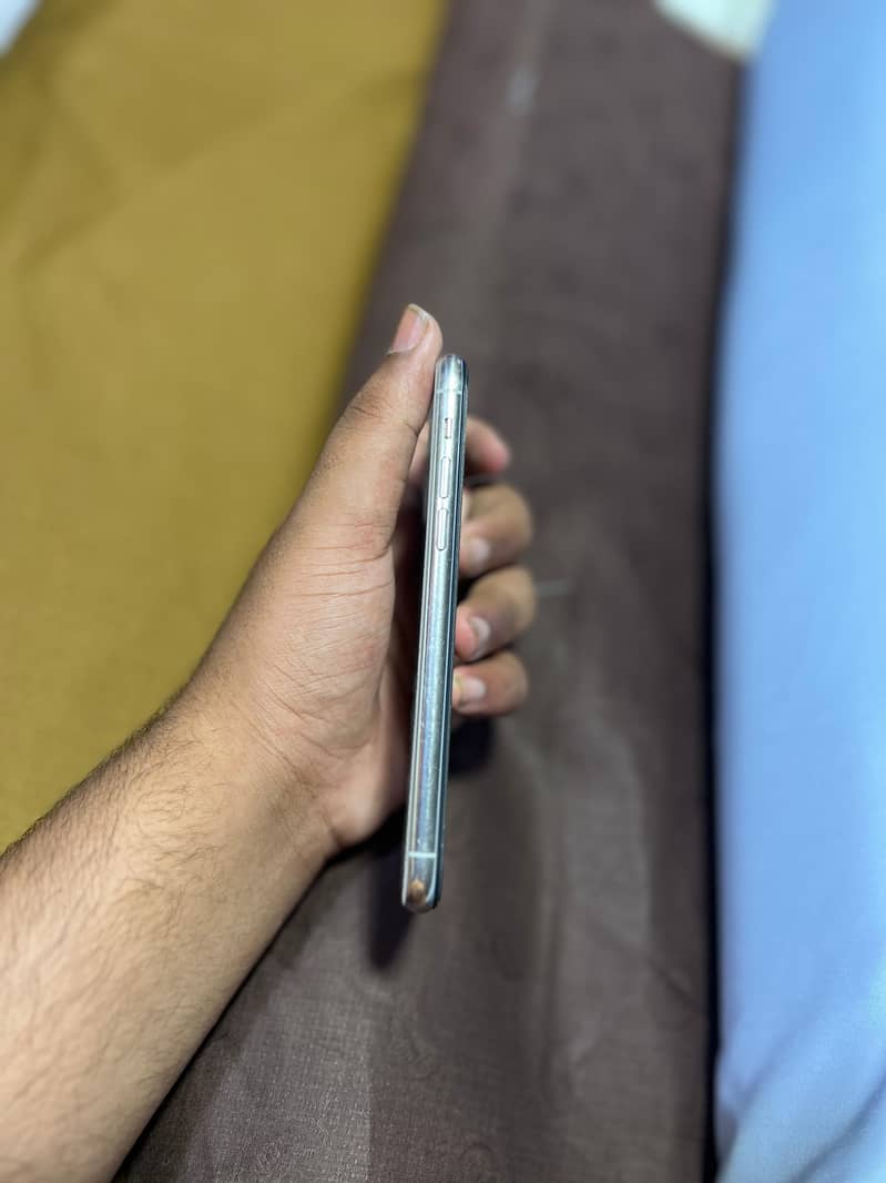 iPhone 11 pro 1
