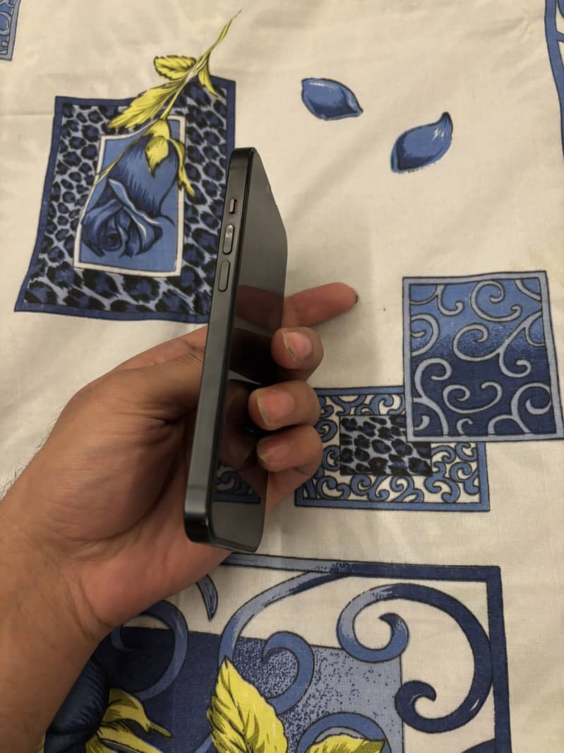 iPhone 14 1