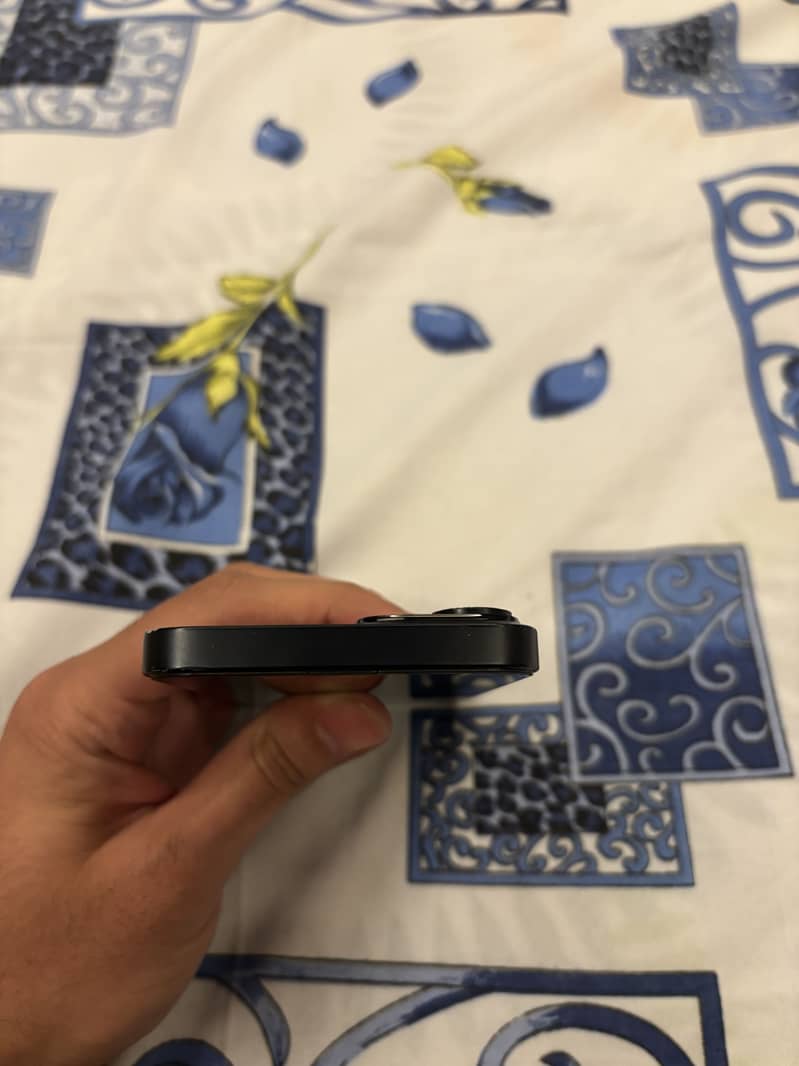 iPhone 14 2