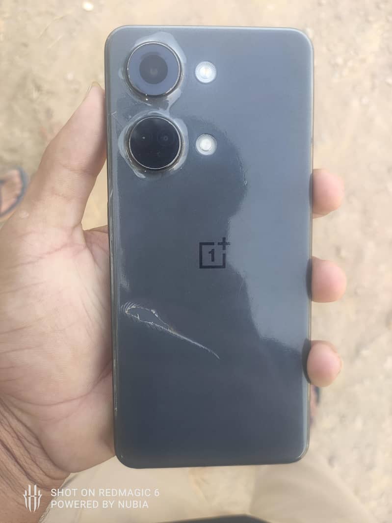 OnePlus ace 2v 1