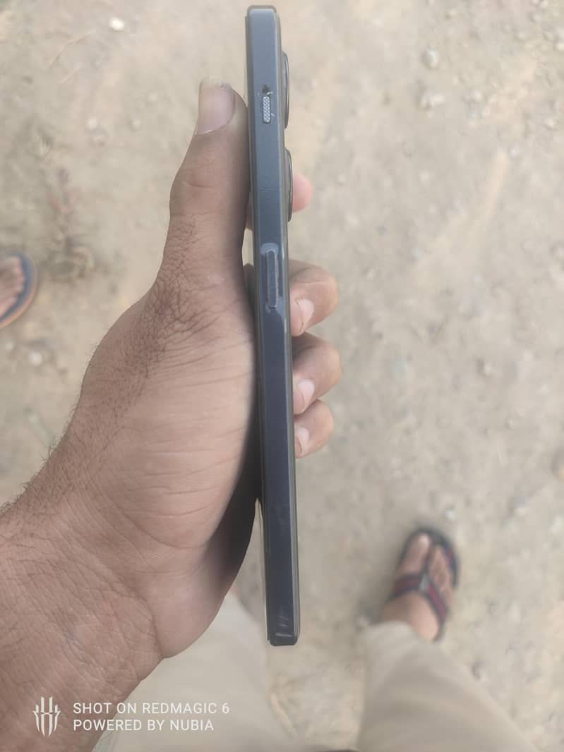 OnePlus ace 2v 4