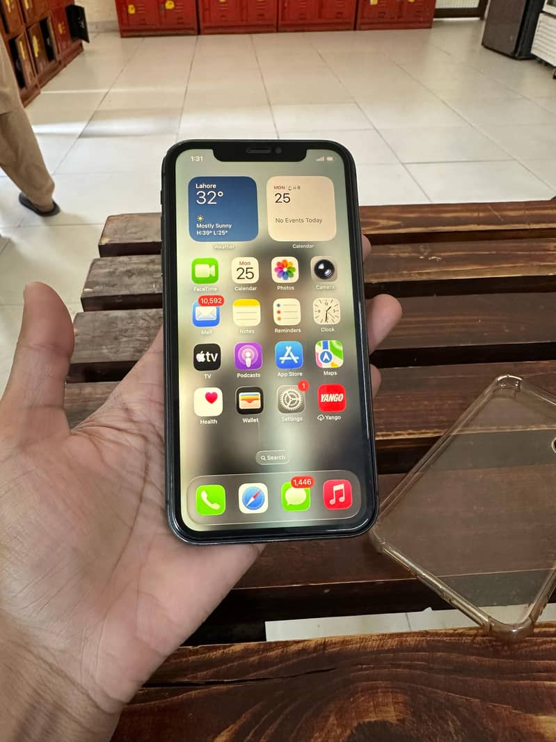 Apple iPhone 11 0