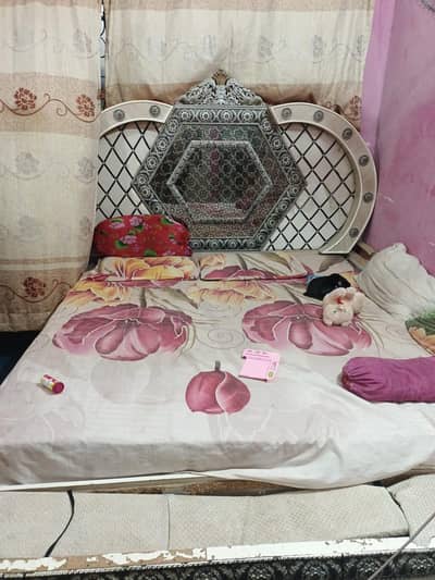 Urgent sell furniture set completed 4 door Almari