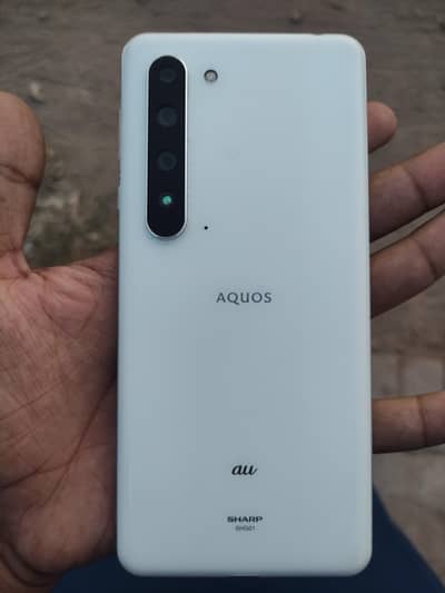 AQUOS R5G