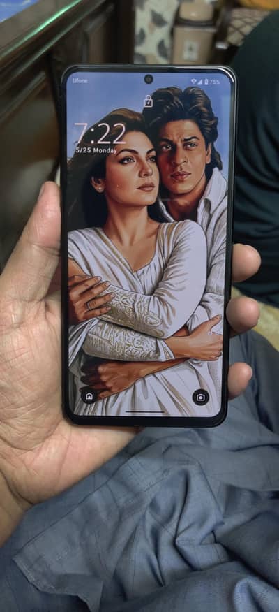Sharp Aquos R7
