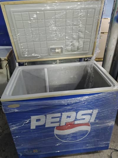 pepsi freezer Good working conditions