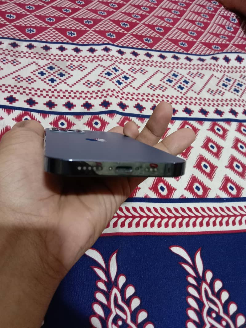 Apple iPhone 12 Pro 2