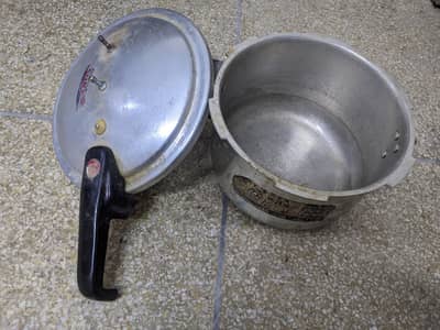 pressure cooker