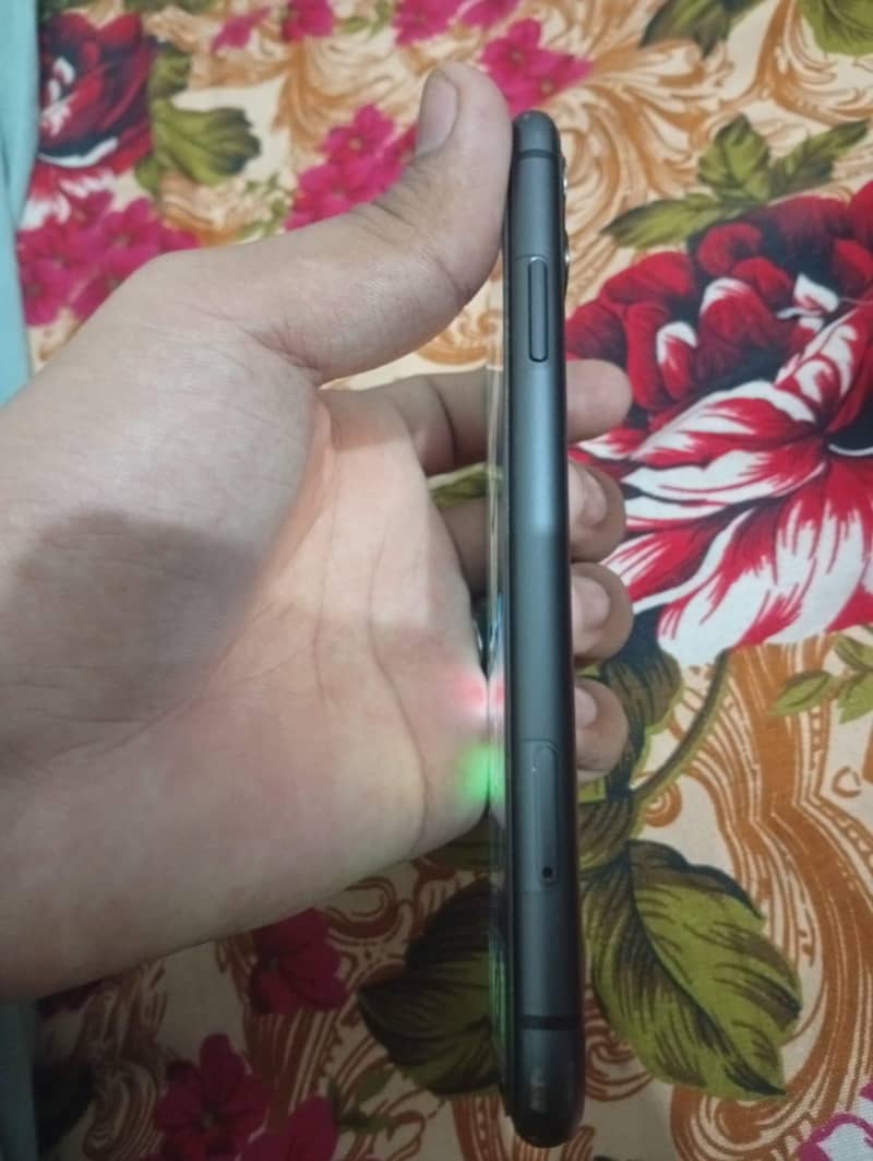 Apple iPhone 11 6