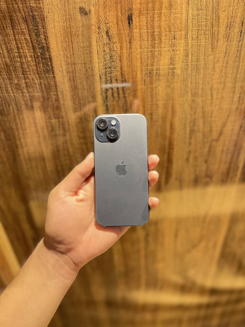 iPhone 15 2