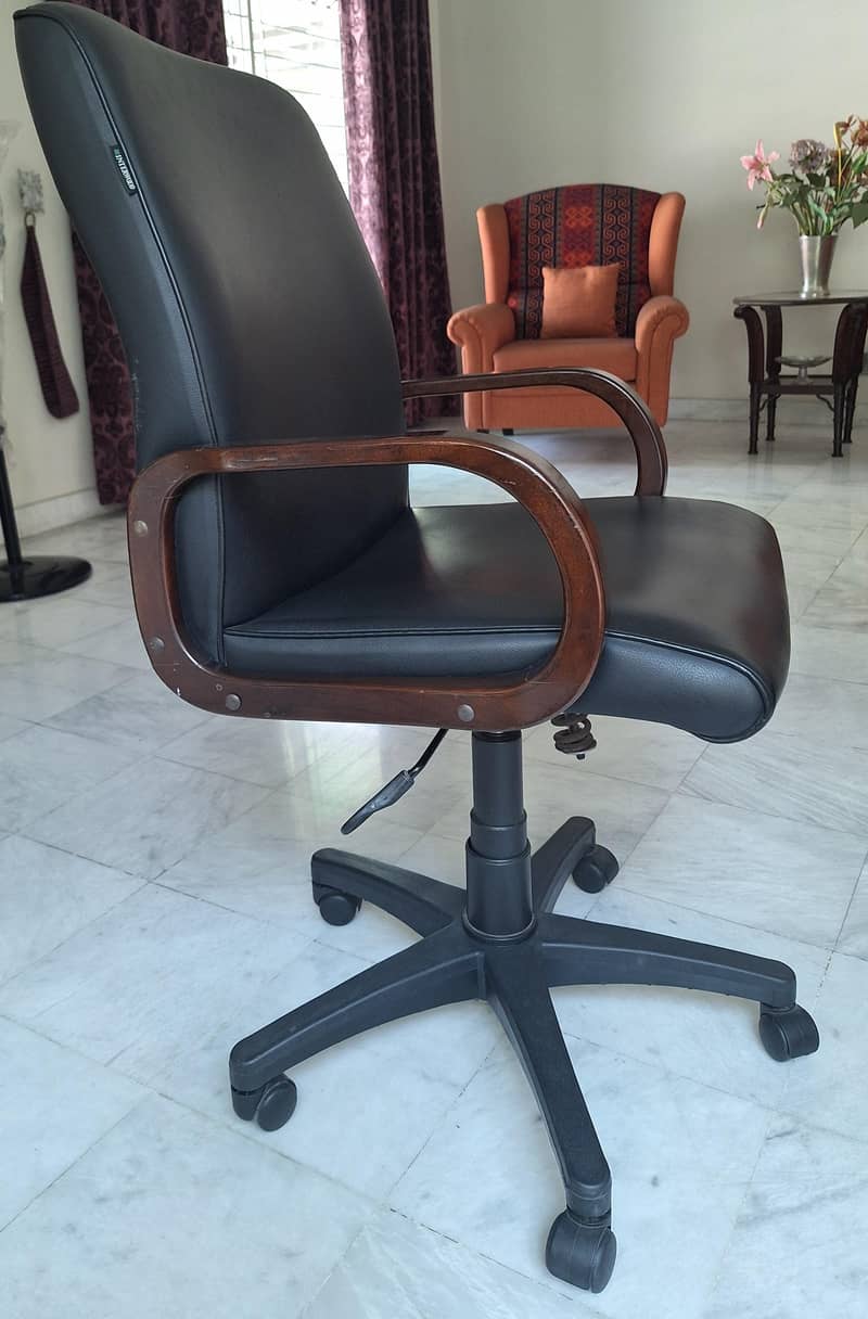 Study chair 1