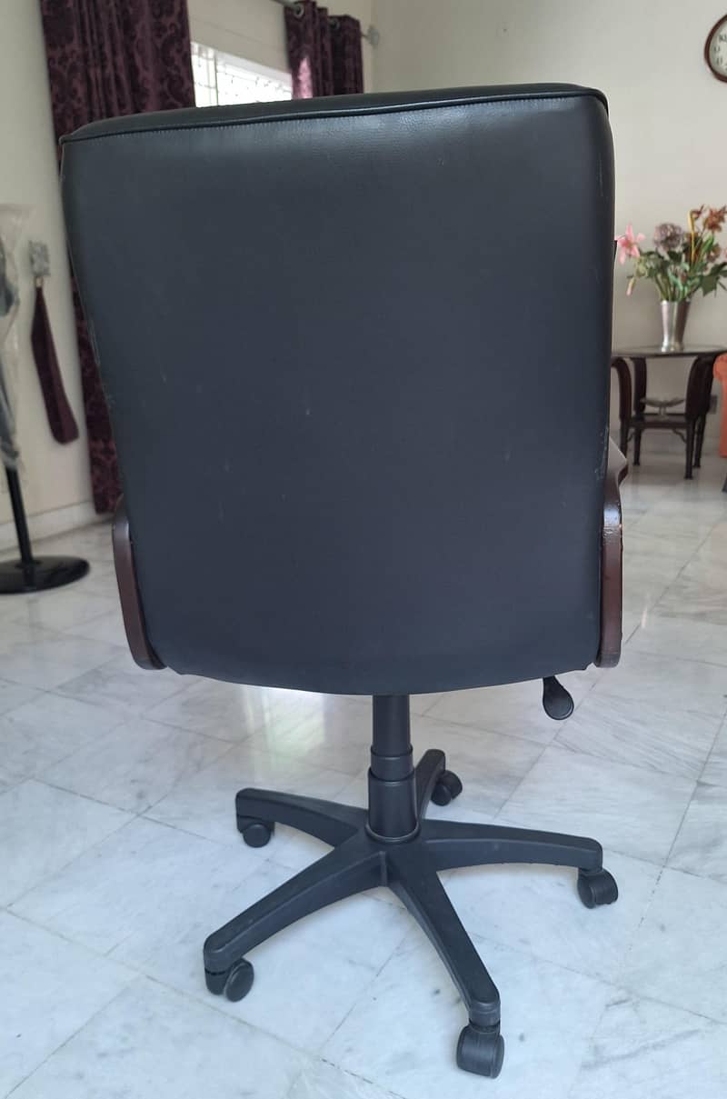 Study chair 2