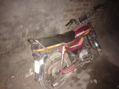 urgent sell 52k wash hony wali thi bus only baki engine ok used at hom