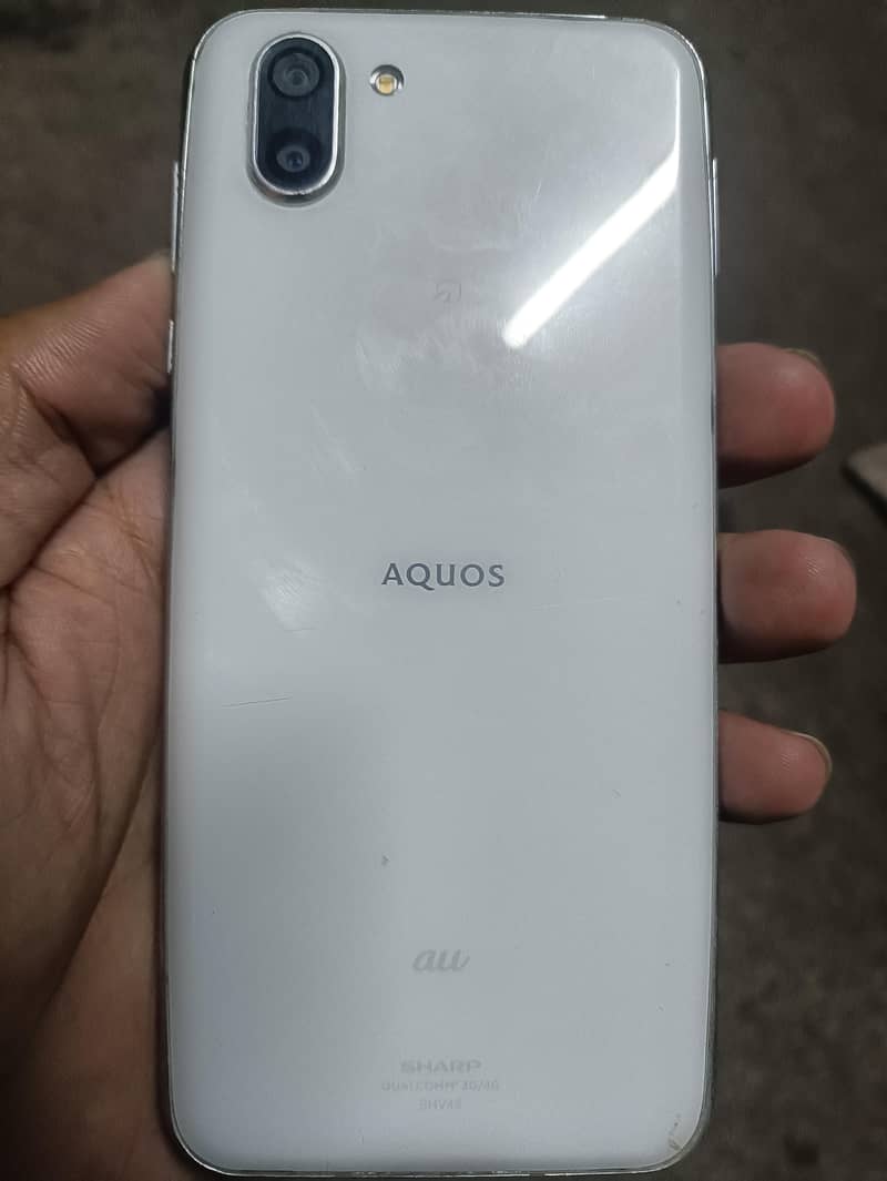 Sharp Aquos R2 5
