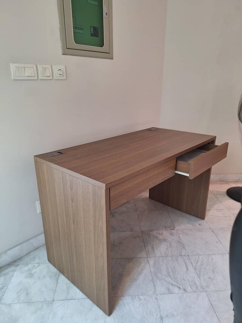 Study Table in excellent condition 4