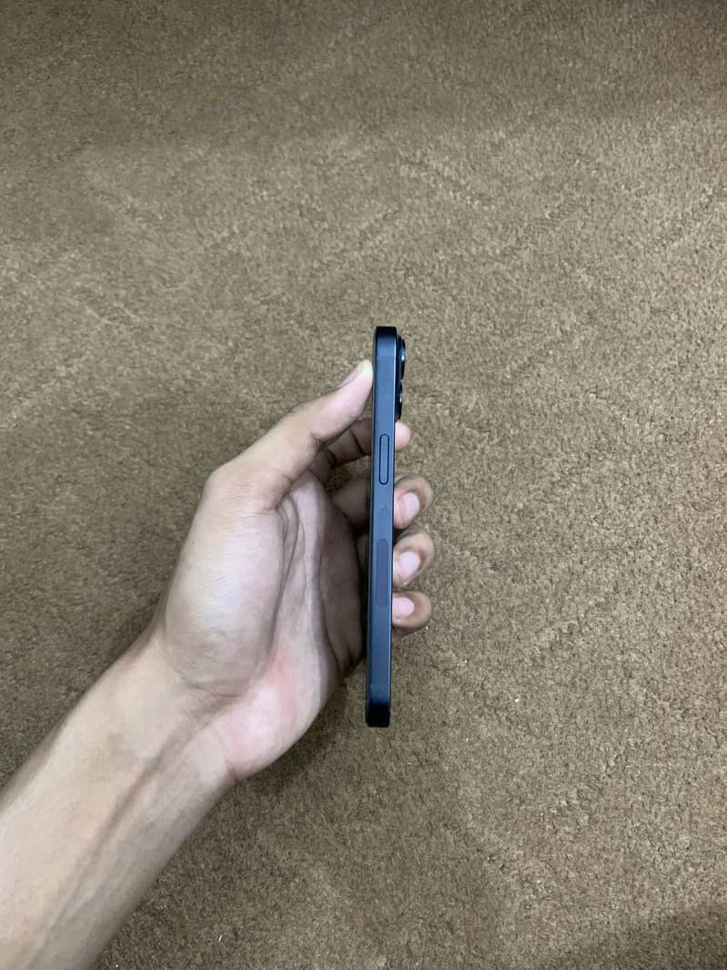 Apple iPhone 14 3