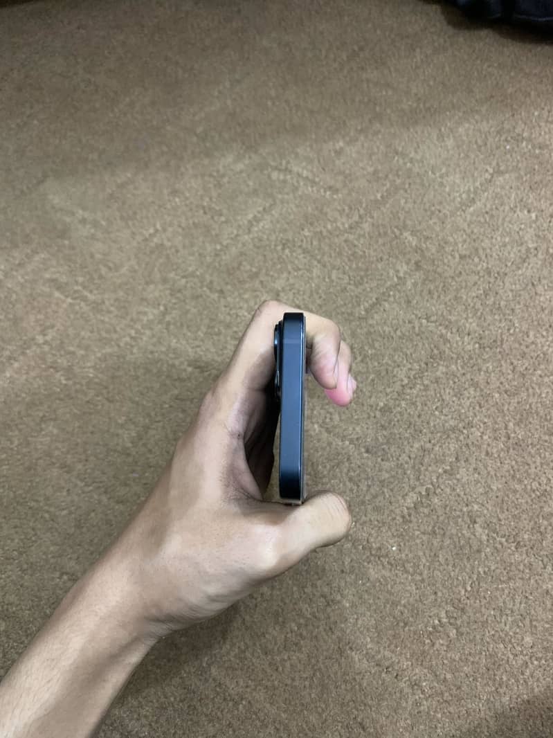 Apple iPhone 14 4