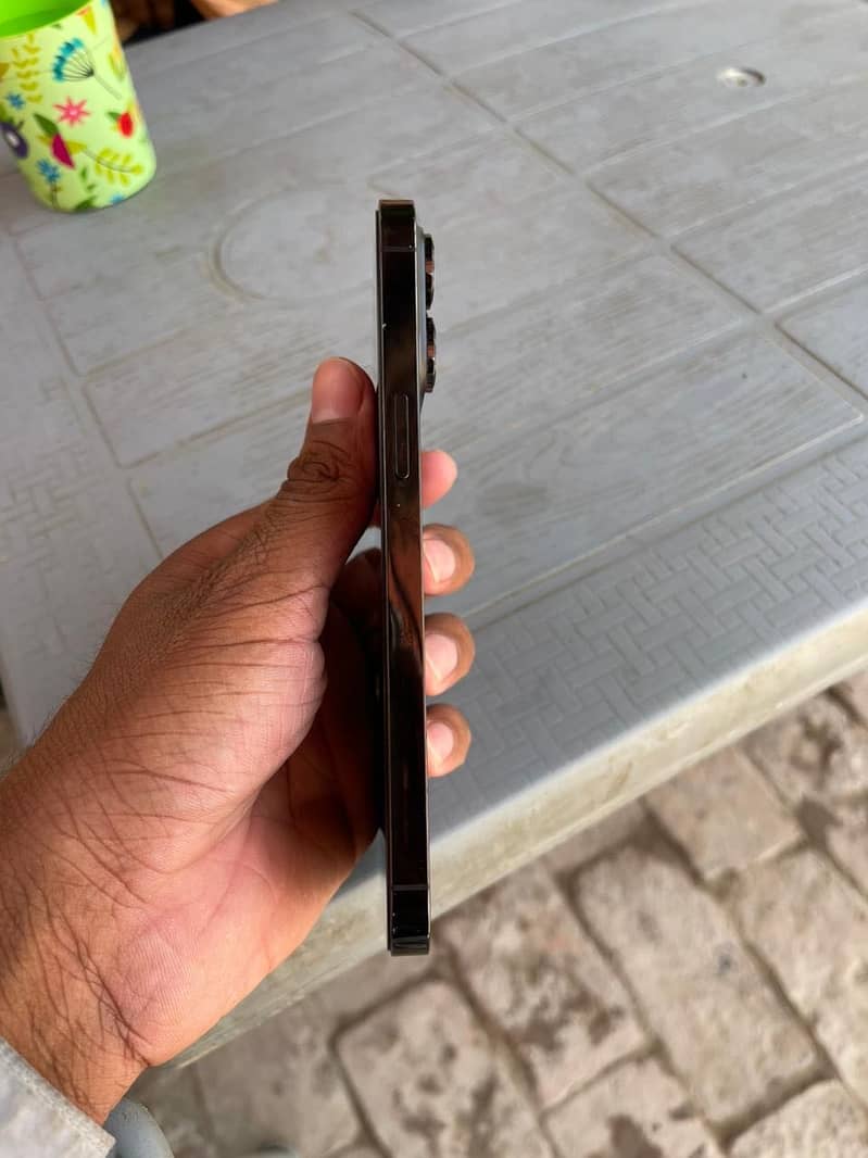Iphone 14 pro max 4