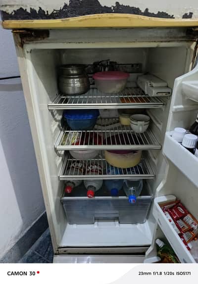 Dawlance medium size fridge for sale sheikhupura