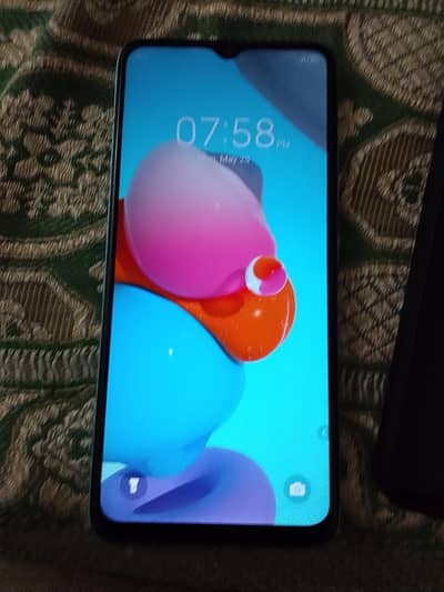 10 by 9 condition  4 gb 64 gb