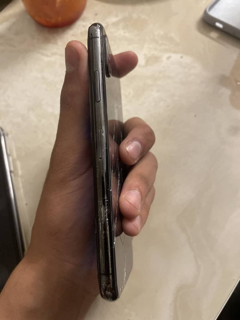 Apple iPhone X 2