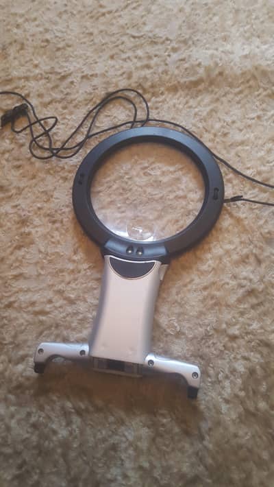 magnifying glass with built-in light