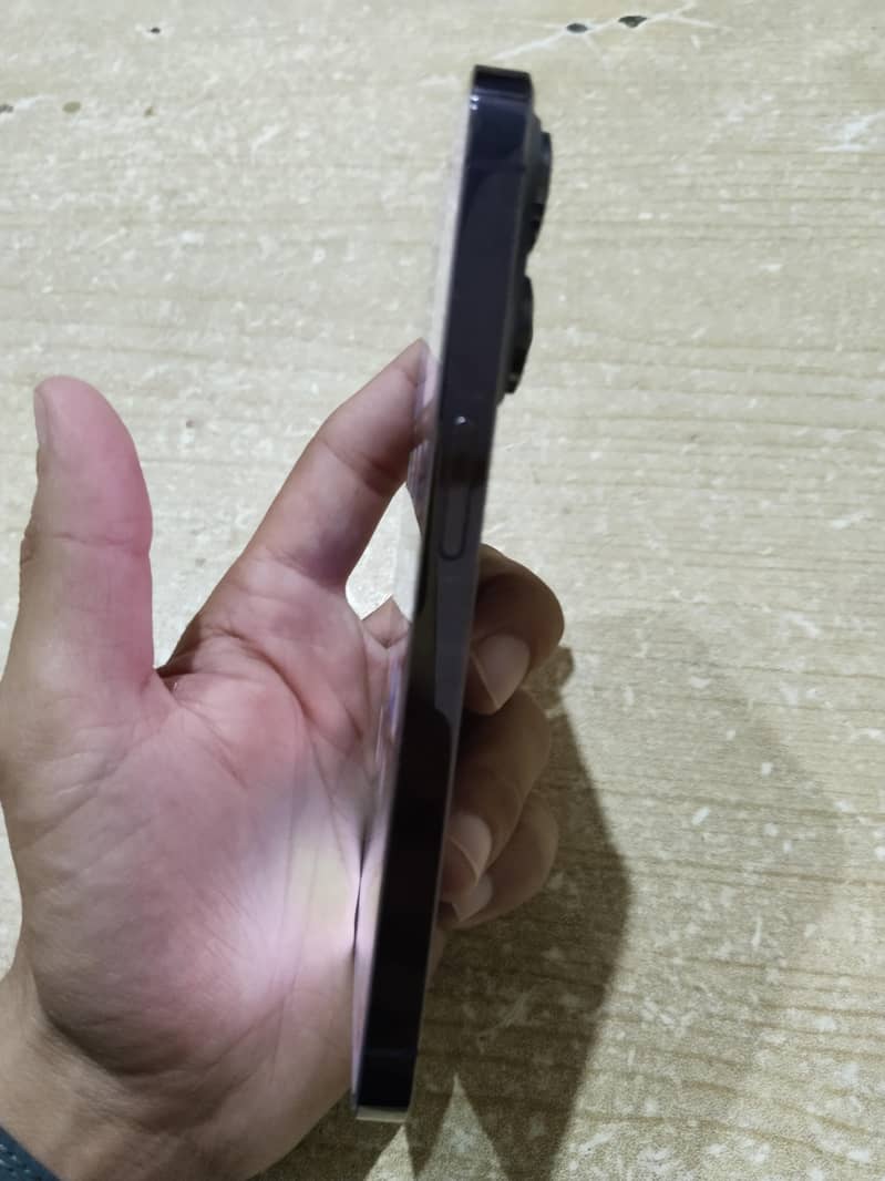 Apple iPhone 14 Pro 1