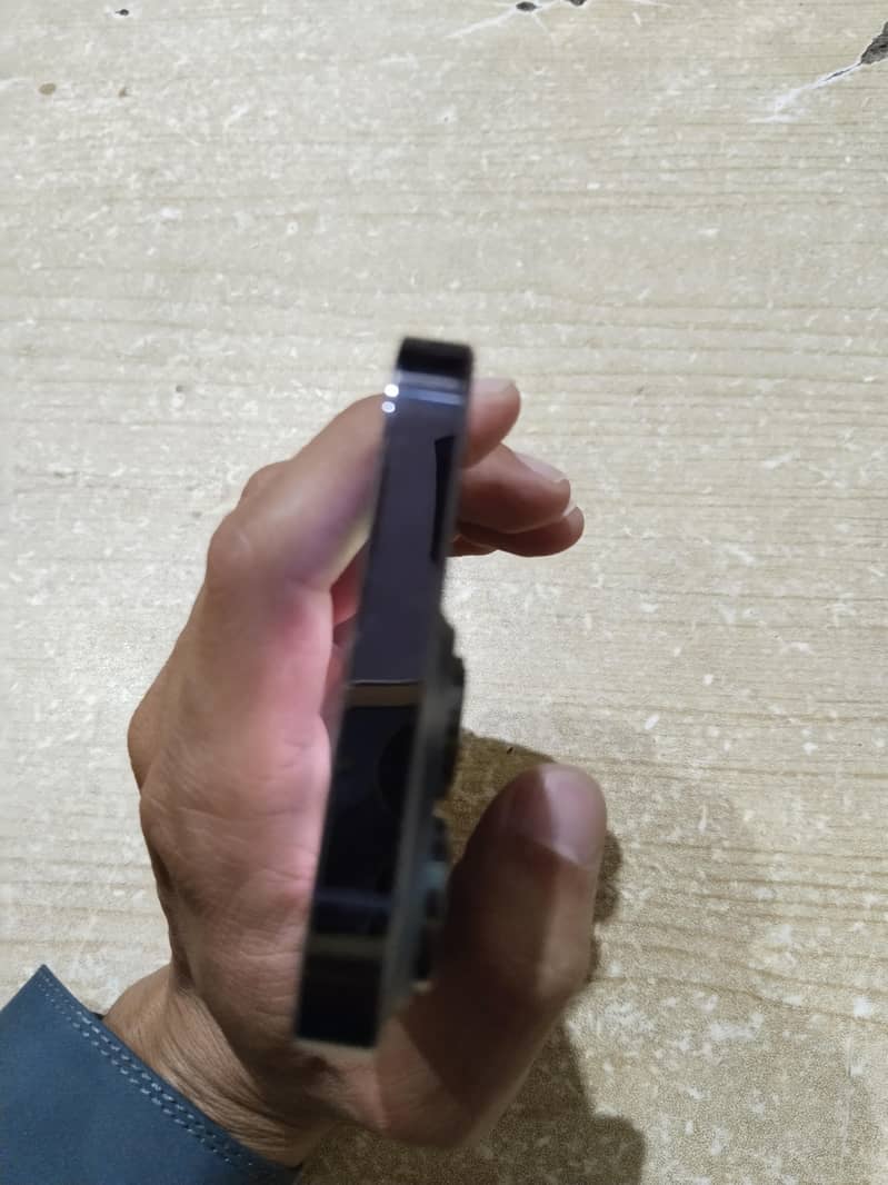 Apple iPhone 14 Pro 3