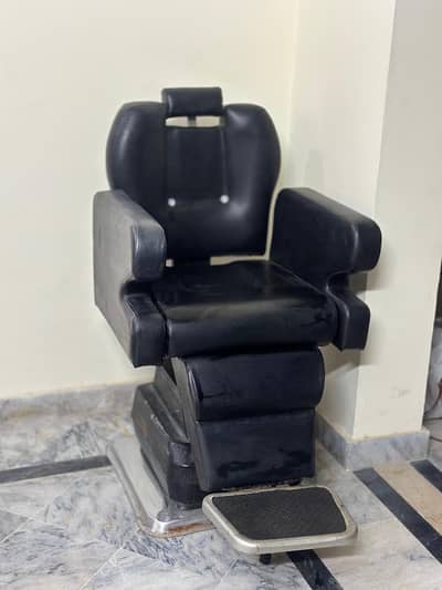  Barber / Salon Chair For Sale – Like New