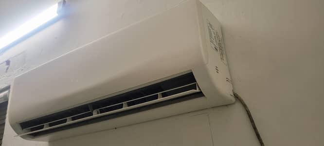gree inverter 1 ton Ac