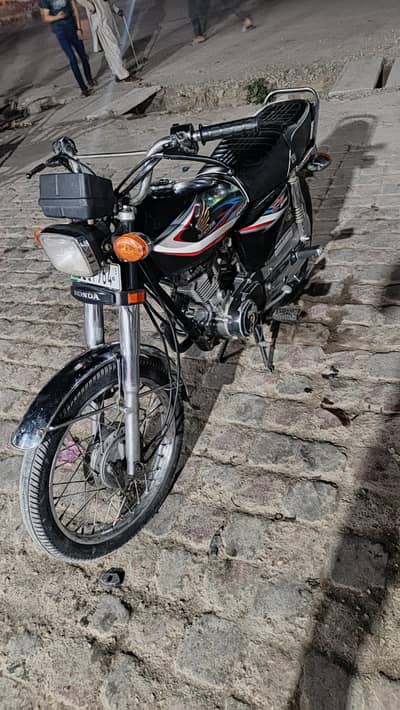 Honda 125 Lahore number 2015 model biometric available