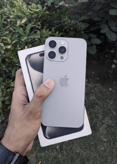 Apple iPhone 15 Pro Max (with Box)