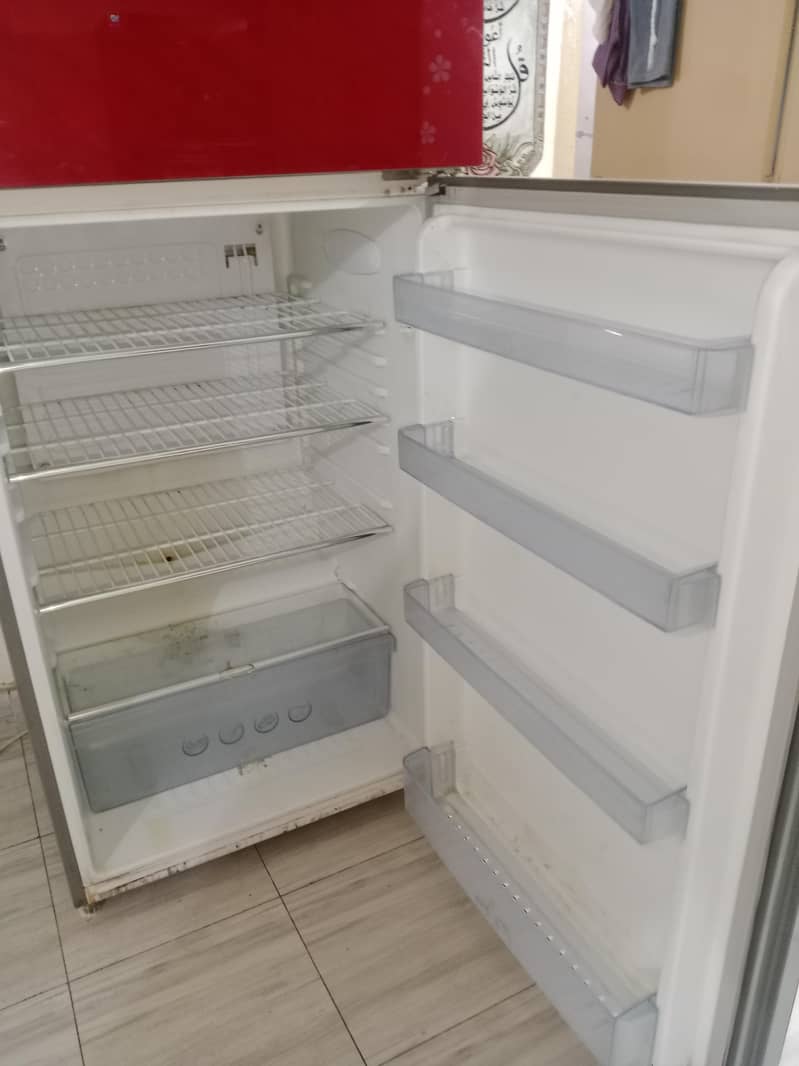 FRIDGE 4