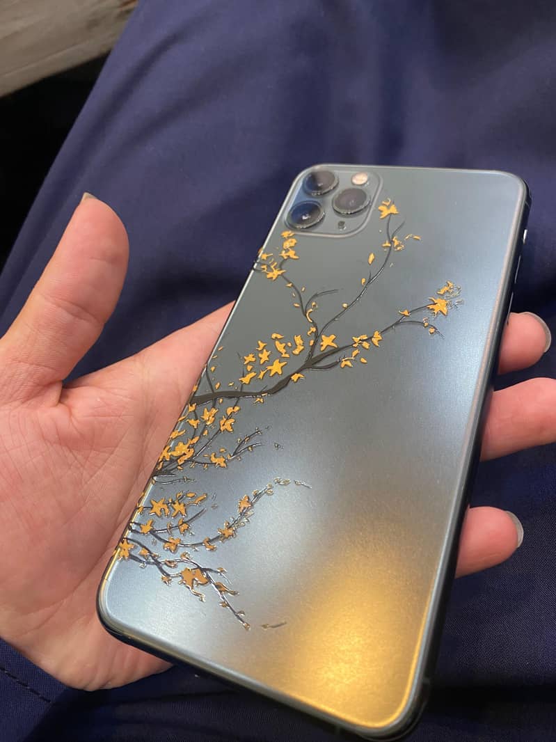 iphone 11 pro max 4