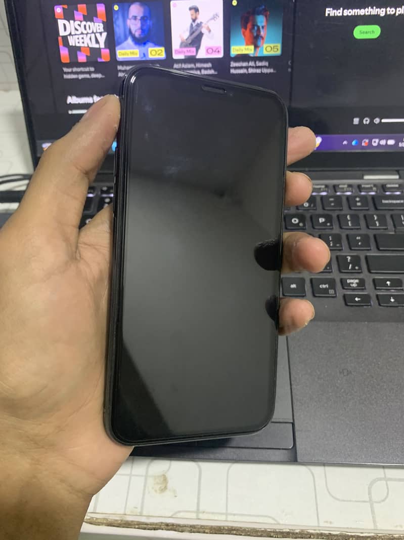 Iphone 11 pro 4