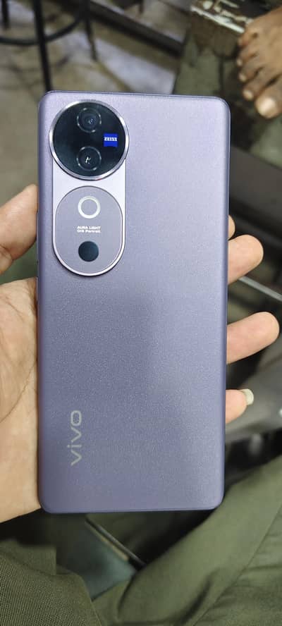 vivo v40 5g 12/256 one hand use all ok original bilkul Saman complete