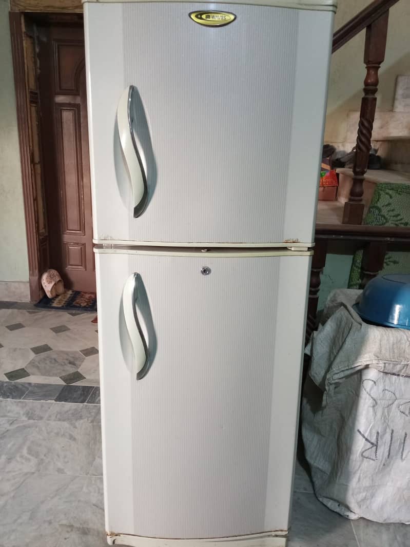 Waves Refrigerator 0