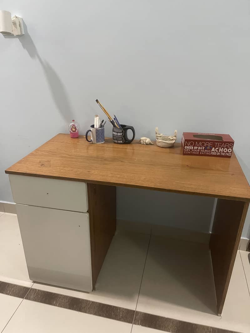Study Table 0
