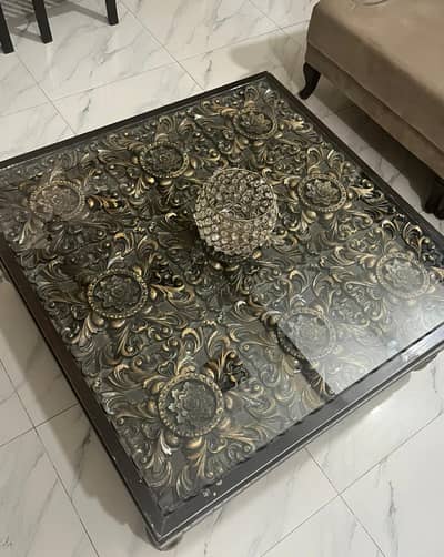 carving center table