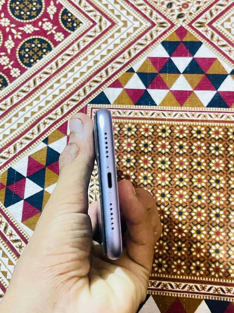 Apple iPhone 11 1