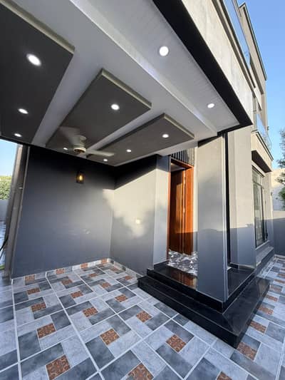 8 Marla Park Facing House for Sale Bahria Orchard Phase 2 Lahore