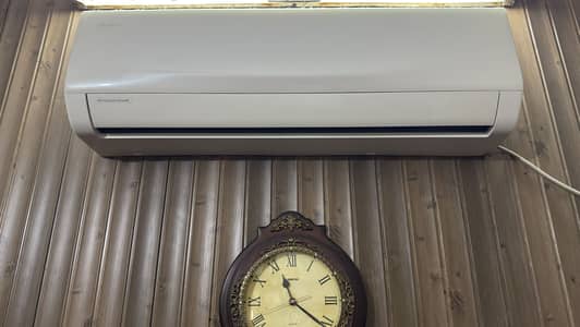 Gree 1.5 ton inverter ac