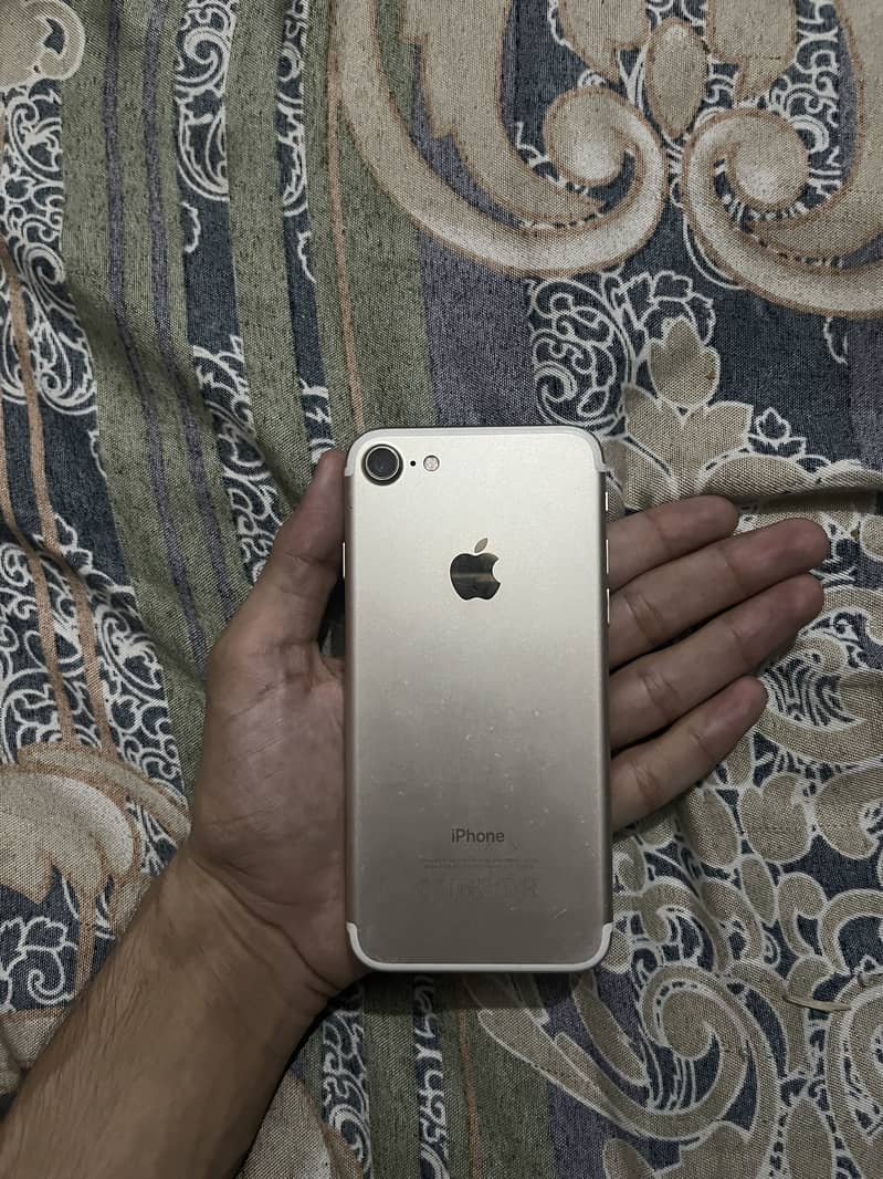 Apple iPhone 7 1